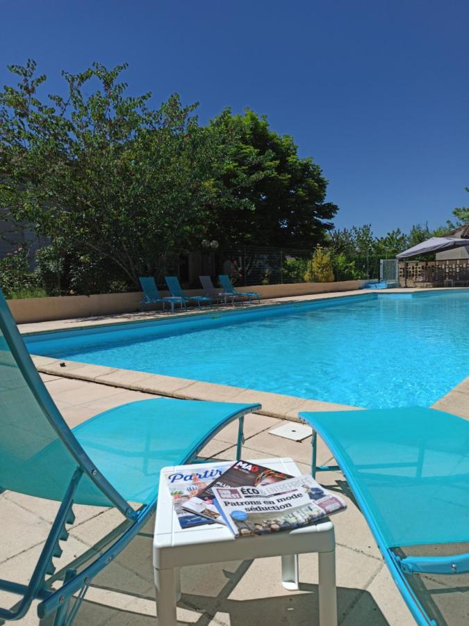Logis Hotel Le Prince Noir Sérignac-sur-Garonne المظهر الخارجي الصورة