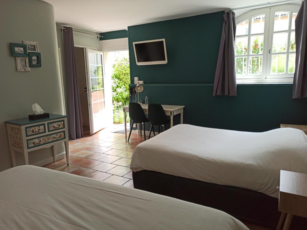 Logis Hotel Le Prince Noir Sérignac-sur-Garonne المظهر الخارجي الصورة