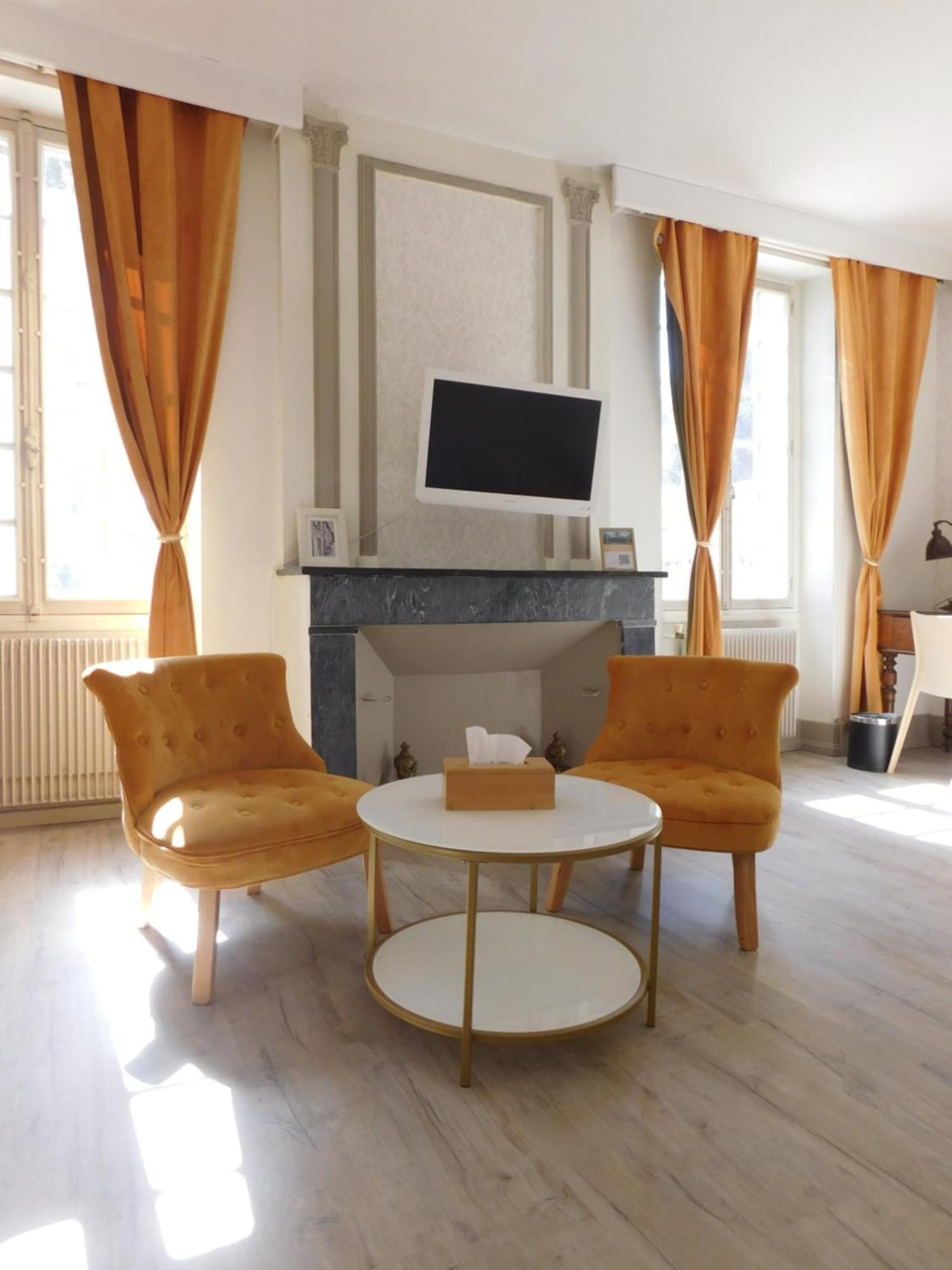 Logis Hotel Le Prince Noir Sérignac-sur-Garonne المظهر الخارجي الصورة