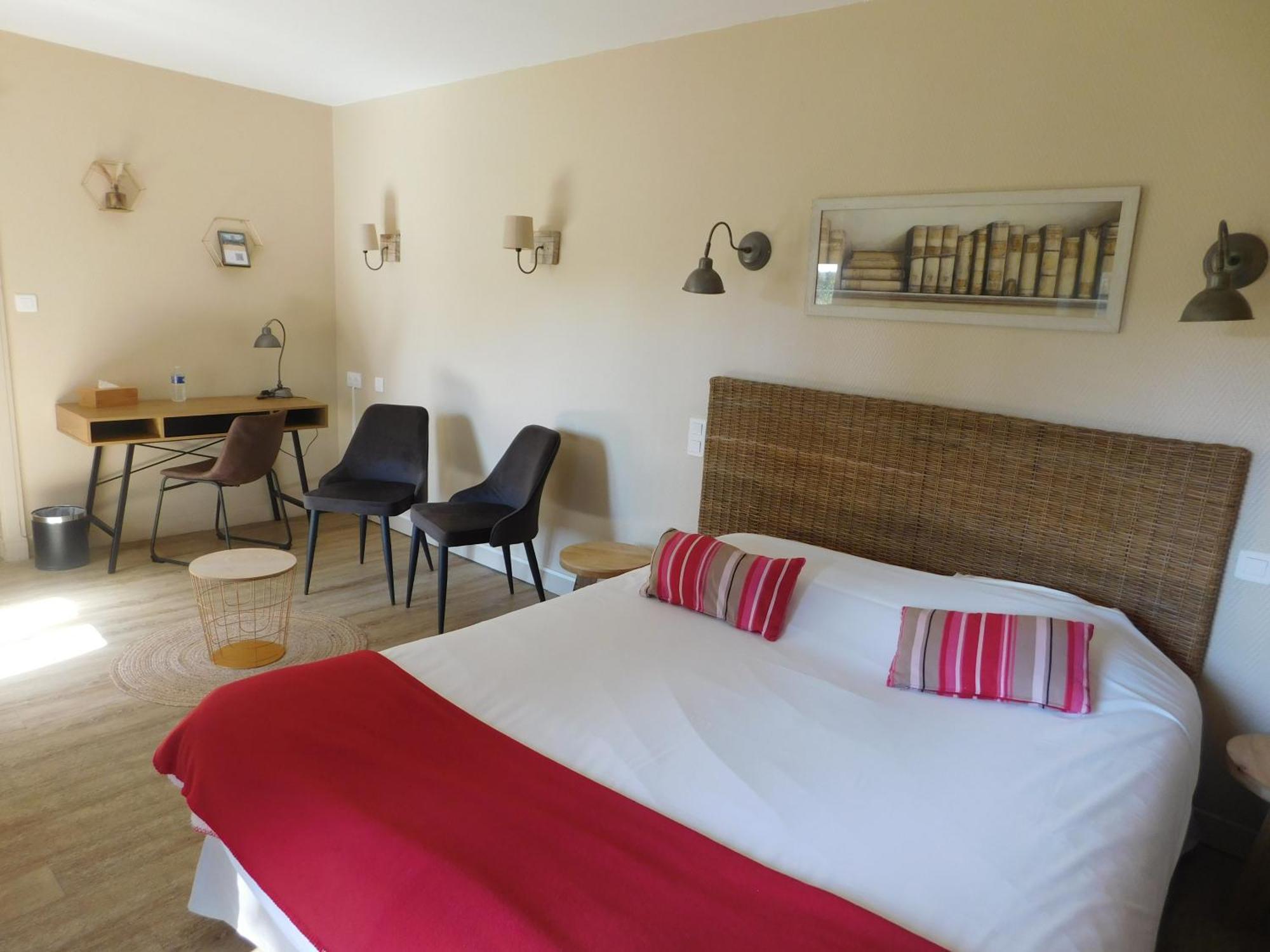Logis Hotel Le Prince Noir Sérignac-sur-Garonne المظهر الخارجي الصورة