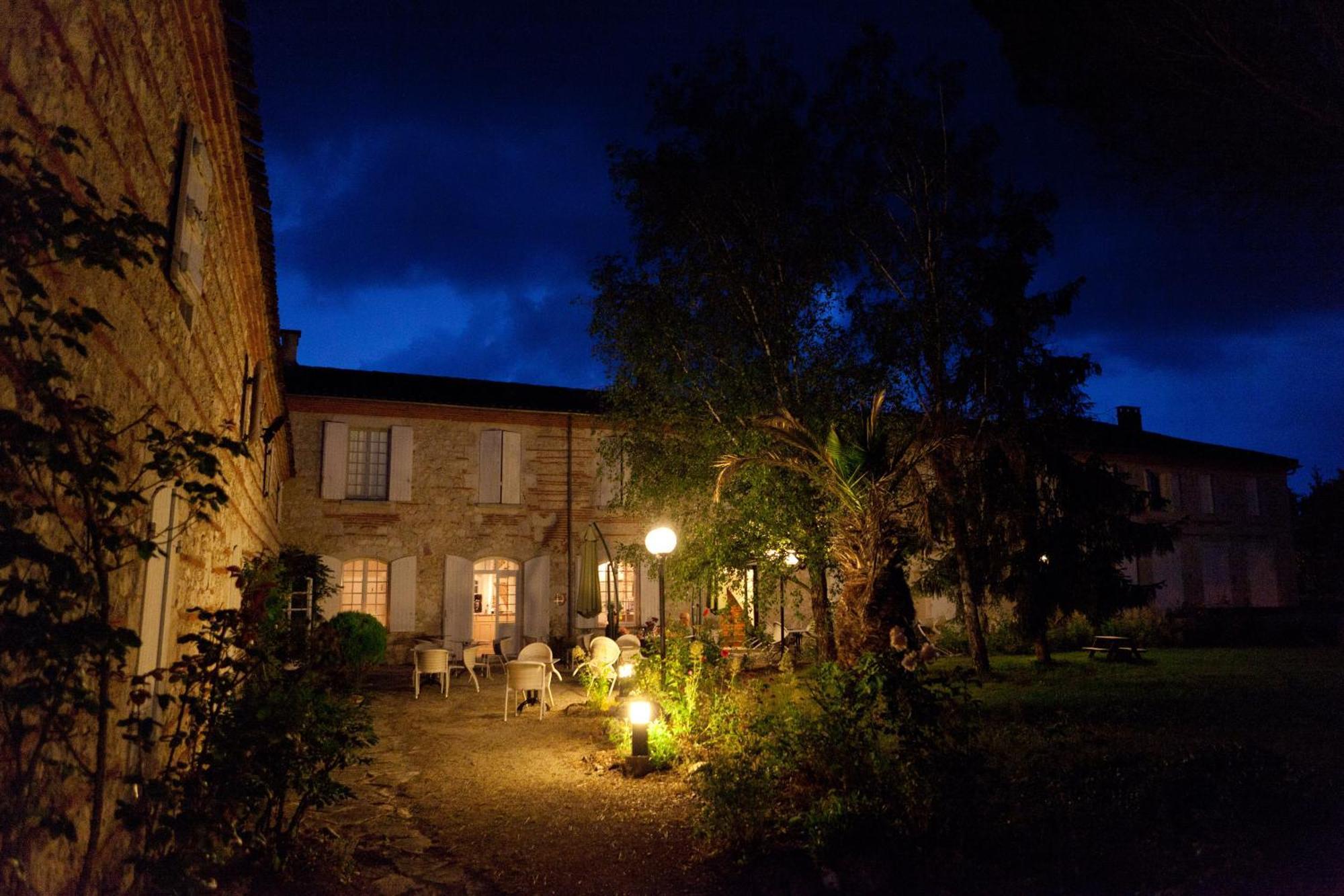 Logis Hotel Le Prince Noir Sérignac-sur-Garonne المظهر الخارجي الصورة