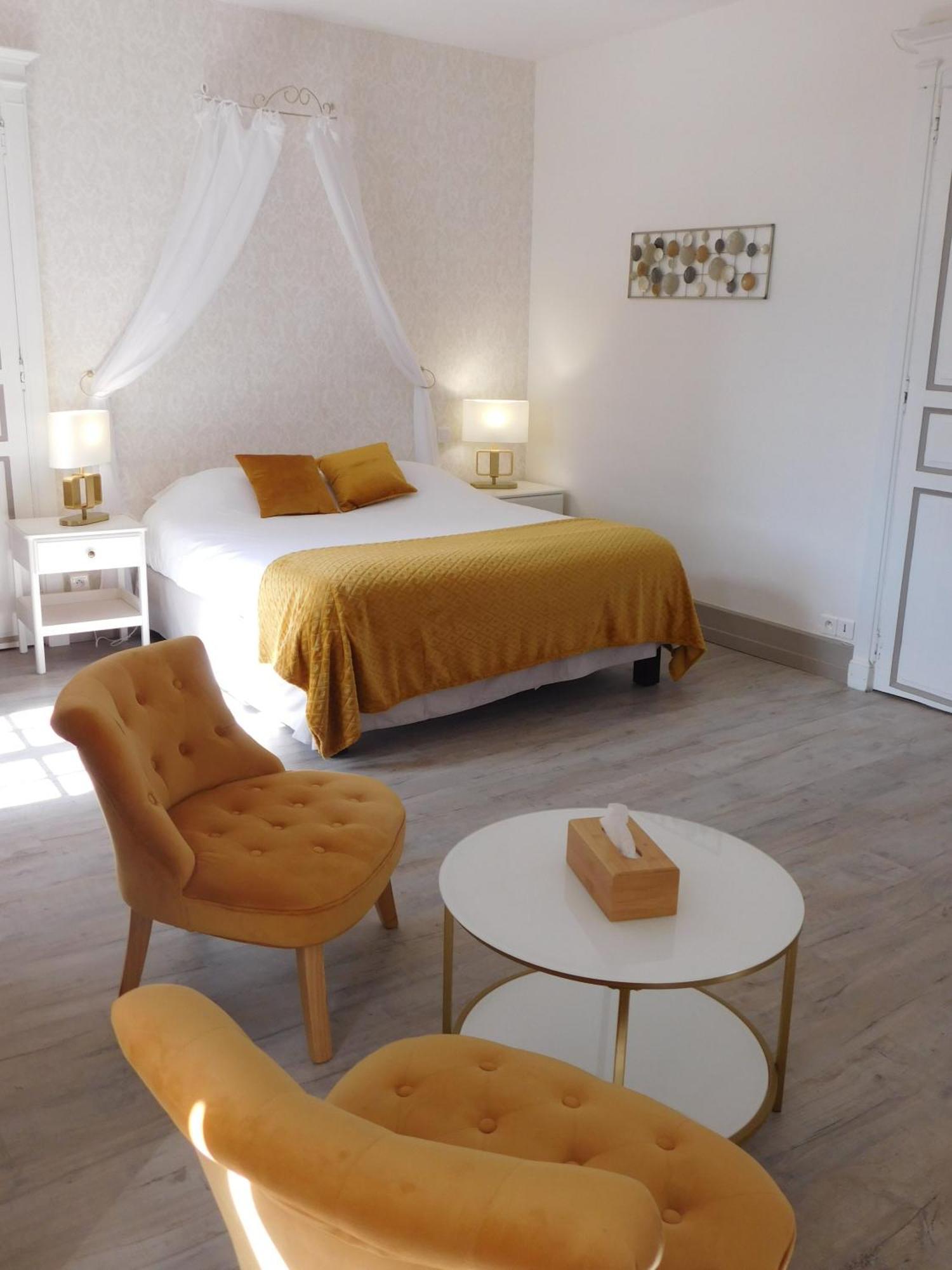 Logis Hotel Le Prince Noir Sérignac-sur-Garonne المظهر الخارجي الصورة