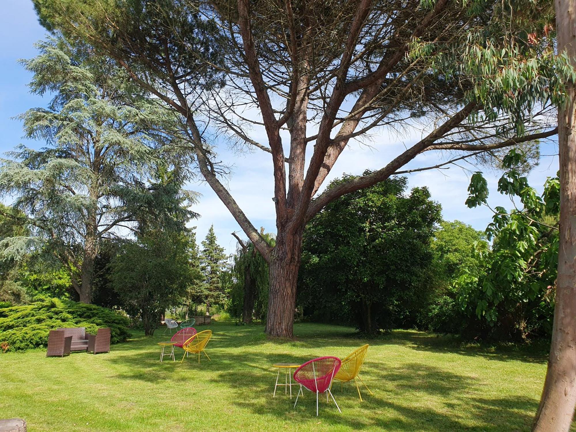 Logis Hotel Le Prince Noir Sérignac-sur-Garonne المظهر الخارجي الصورة