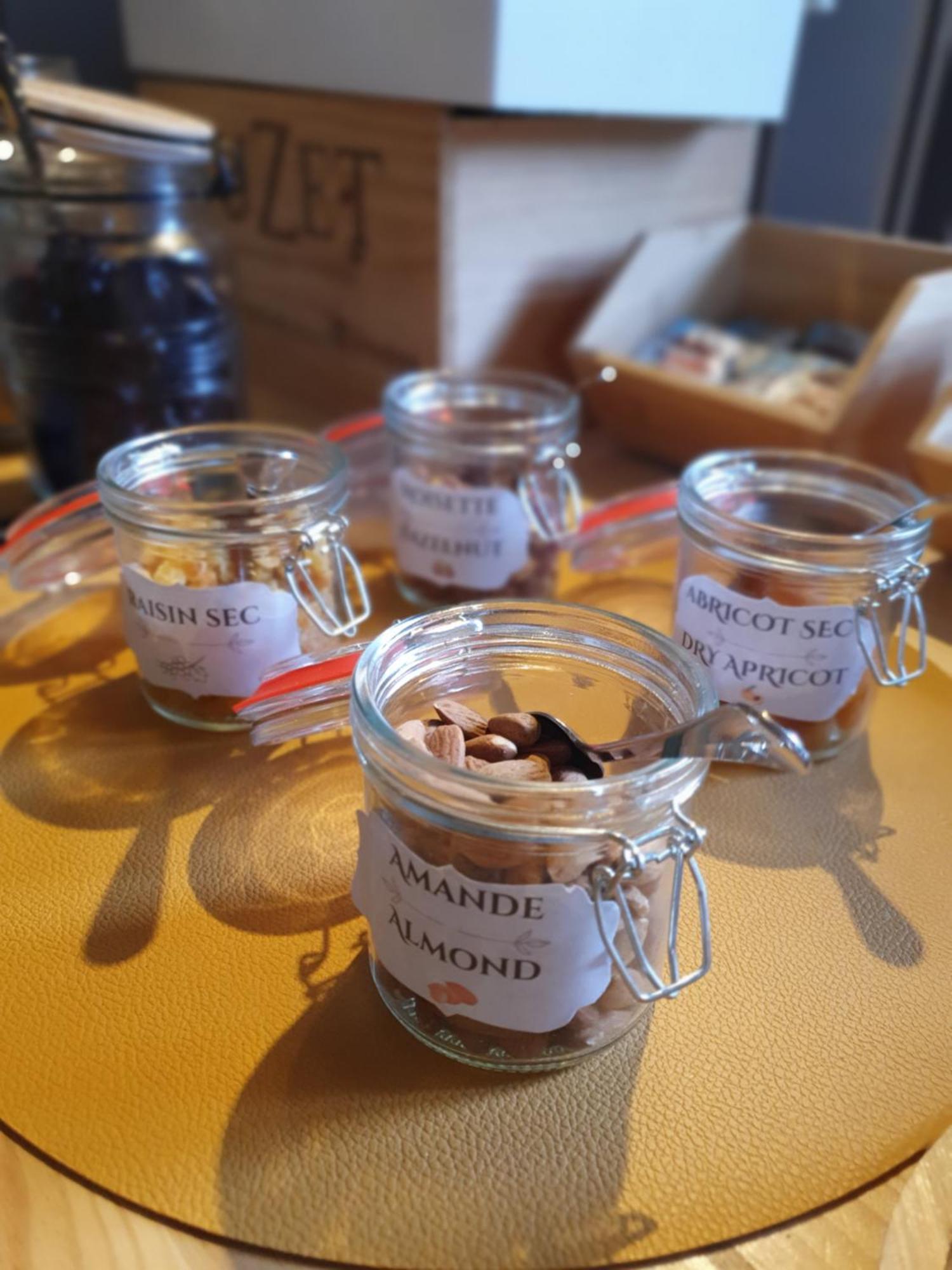 Logis Hotel Le Prince Noir Sérignac-sur-Garonne المظهر الخارجي الصورة
